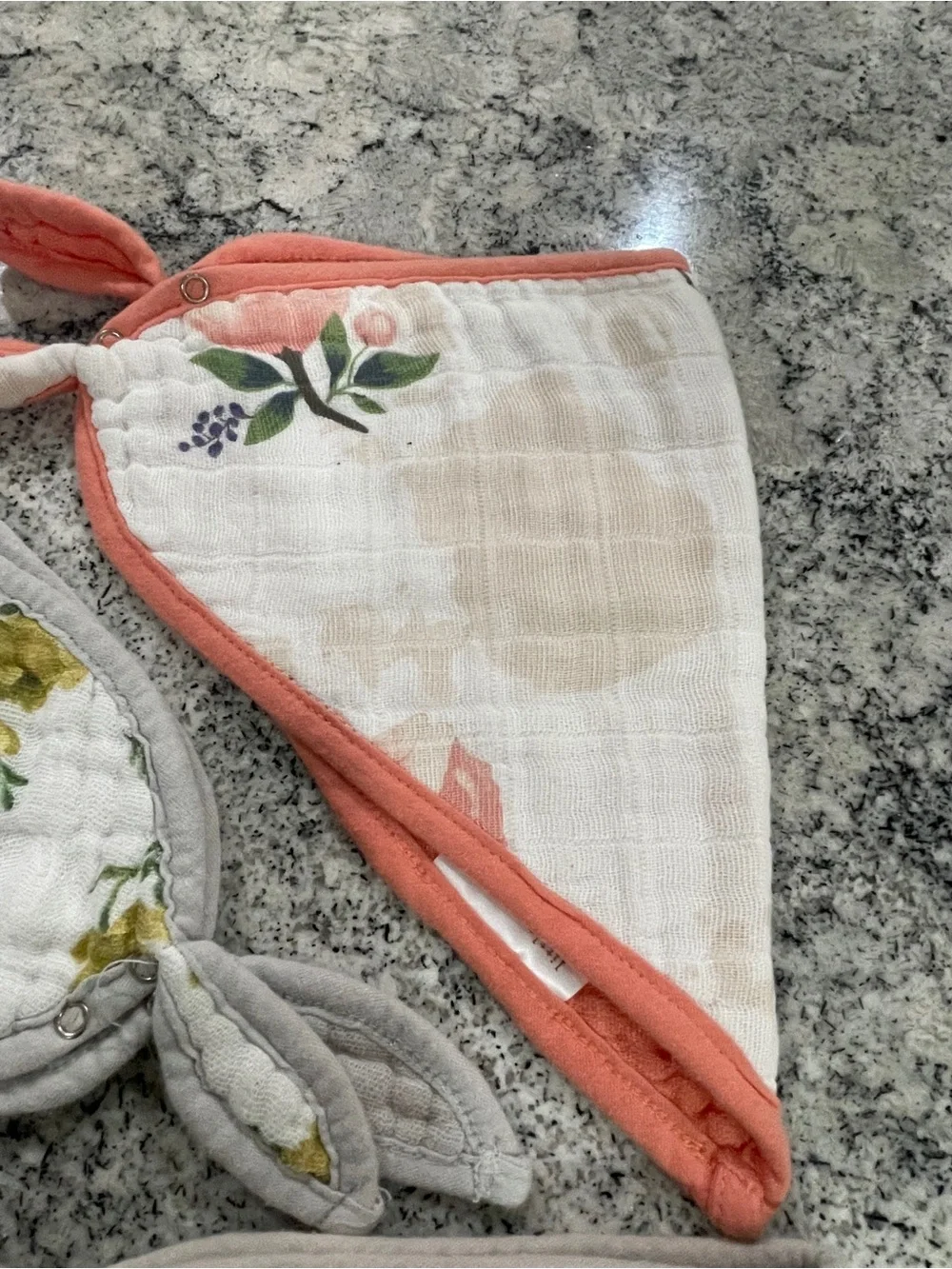 Little unicorn /Aden+ anais deluxe muslin bandana bib and wash clothes